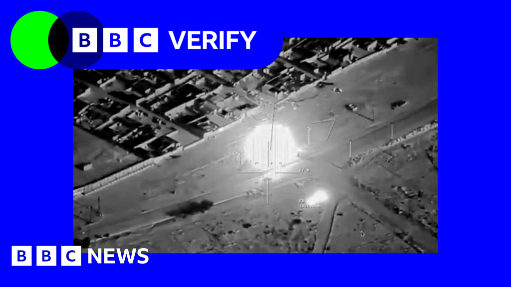 Görüntülerde Rus paramiliter birliklerinin isyancıların ilerlemesi üzerine Mali'de hava saldırıları düzenlediği görülüyor