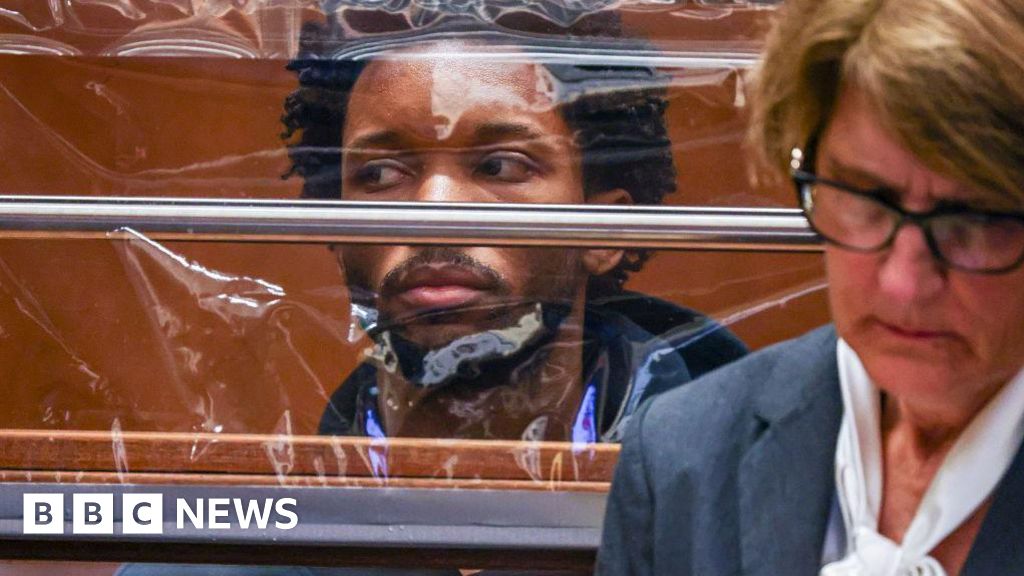 Savcılar, şarkıcı D4vd'nin tutuklandığında 'önemli miktarda' çocuklara yönelik cinsel istismar görüntüleri bulunduğunu söyledi