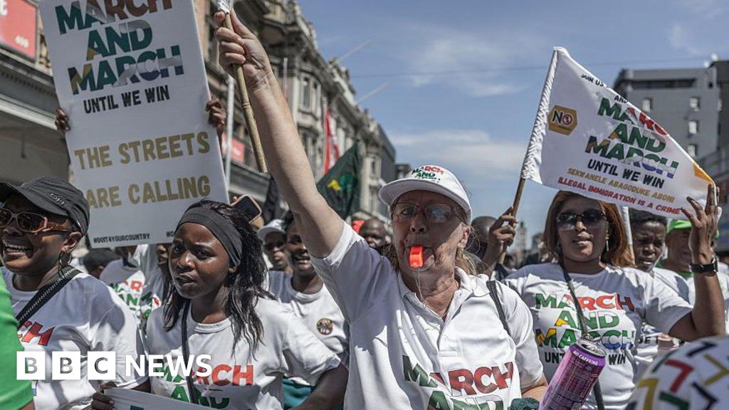 Güney Afrika'nın Gana'daki baş elçisi yabancılara yönelik saldırılar nedeniyle çağrıldı
